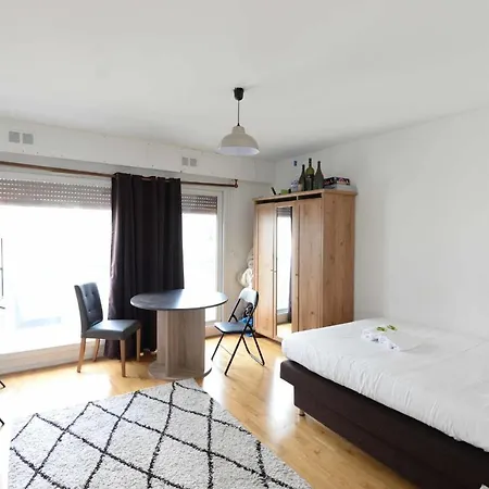Beautiful Apt With Balcony Near Montmartre