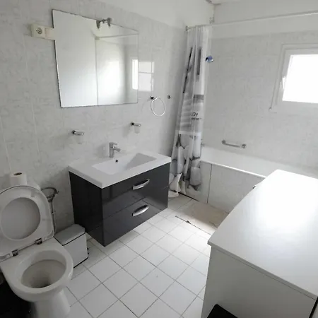 Beautiful Apt With Balcony Near Montmartre