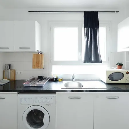 Beautiful Apt With Balcony Near Montmartre * 巴黎